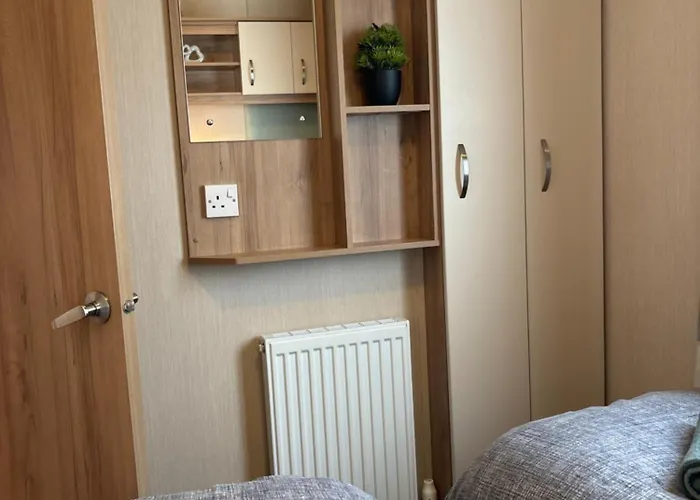 Woodpecker Lodge, Camelot Park, Ca6 5sz Holiday home