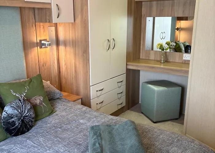 Woodpecker Lodge, Camelot Park, Ca6 5sz *