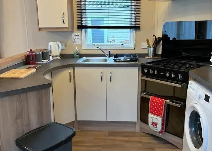 Woodpecker Lodge, Camelot Park, Ca6 5sz *