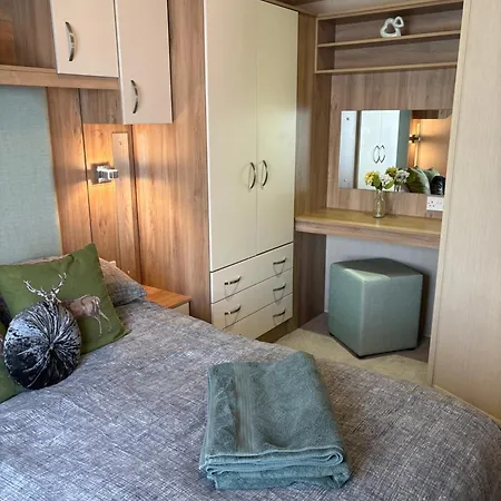 Woodpecker Lodge, Camelot Park, Ca6 5sz *