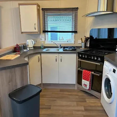 Woodpecker Lodge, Camelot Park, Ca6 5sz *